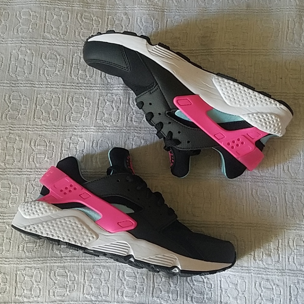 ⭐HP⭐ Nike Air Huarache Run ⭐07|20|19⭐